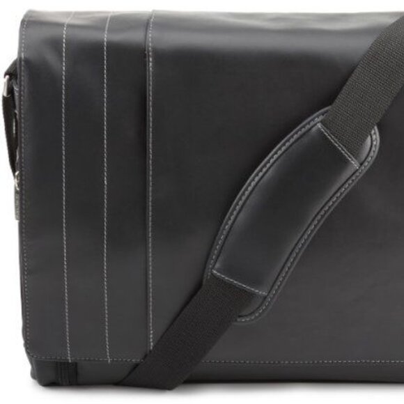 Kenneth Cole Reaction Messenger Bag - Picture 1 of 5